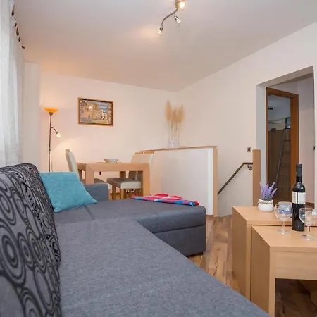 Bartol Apartment